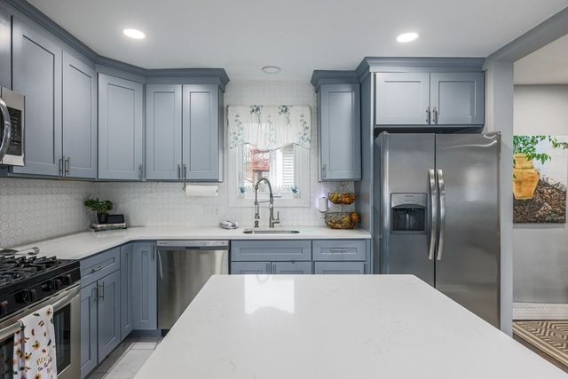 9 Granite St, Milford, MA 01757