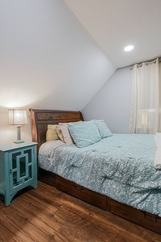 9 Granite St, Milford, MA 01757