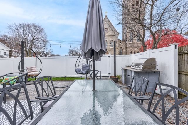 9 Granite St, Milford, MA 01757