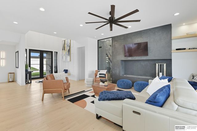 20973 Polk Street, Omaha, NE 68022