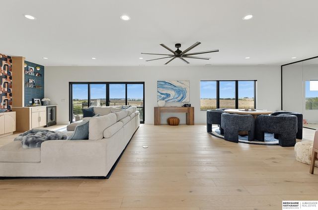 20973 Polk Street, Omaha, NE 68022