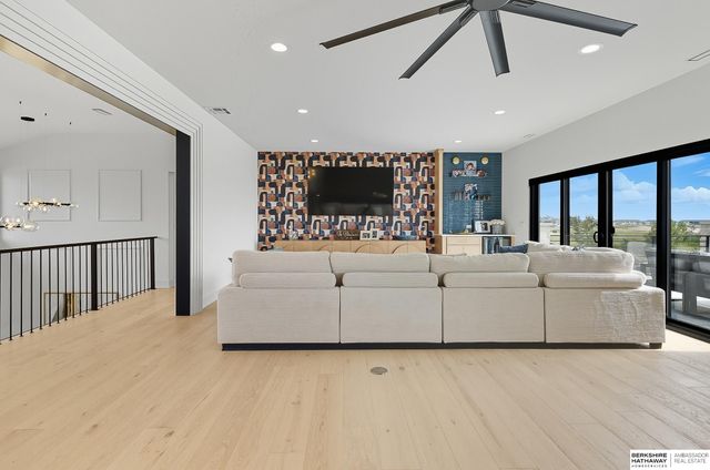 20973 Polk Street, Omaha, NE 68022