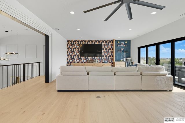 20973 Polk Street, Omaha, NE 68022