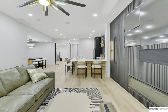 20973 Polk Street, Omaha, NE 68022