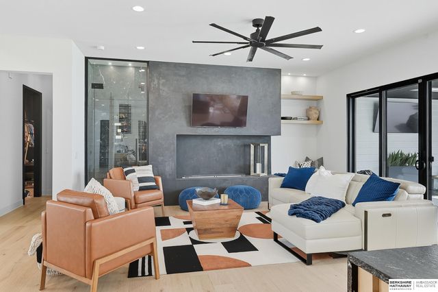 20973 Polk Street, Omaha, NE 68022