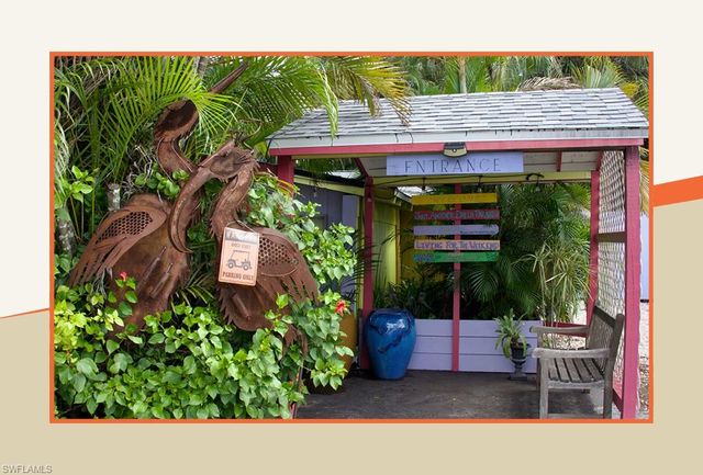 3732 Grove CIR, Naples, FL 34112