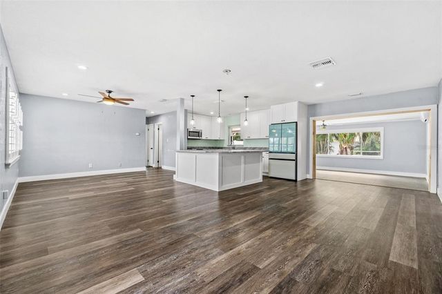 5880 39TH AVENUE N, St Petersburg, FL 33709