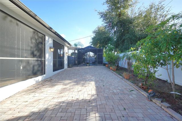 1002 W LEMON STREET, Tampa, FL 33606