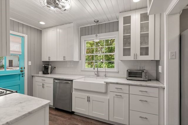 1145 Park Lane, St Simons Island, GA 31522