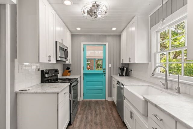 1145 Park Lane, St Simons Island, GA 31522