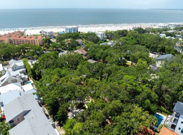 1145 Park Lane, St Simons Island, GA 31522