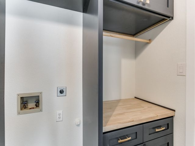 1041 Woodbriar Drive, Grapevine, TX 76051