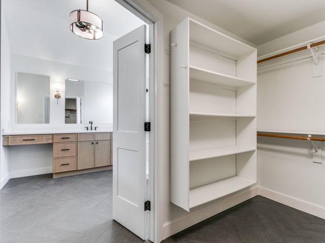 1041 Woodbriar Drive, Grapevine, TX 76051