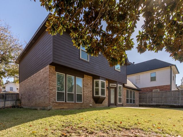 1041 Woodbriar Drive, Grapevine, TX 76051