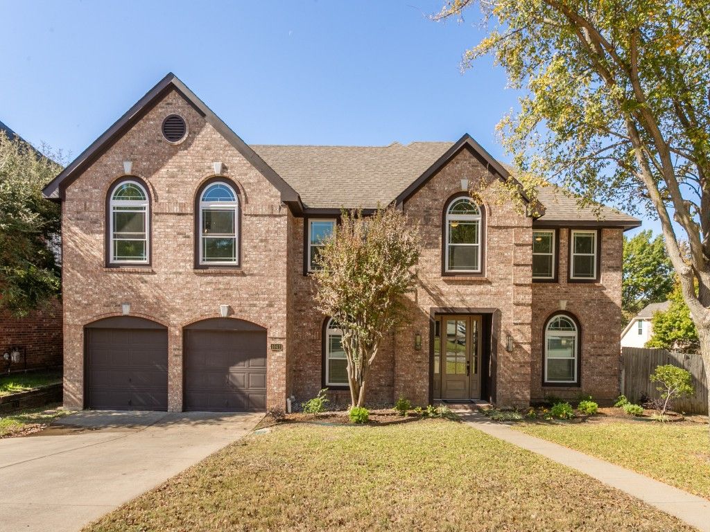 1041 Woodbriar Drive, Grapevine, TX 76051