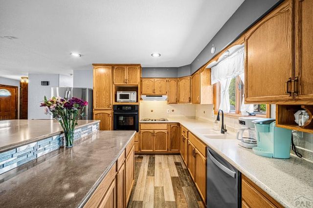 2132 Chautard Dr, Pueblo, CO 81005