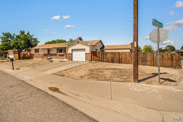 2132 Chautard Dr, Pueblo, CO 81005