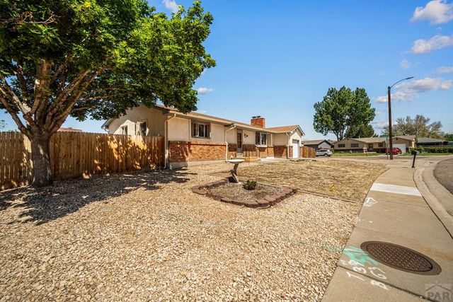 2132 Chautard Dr, Pueblo, CO 81005