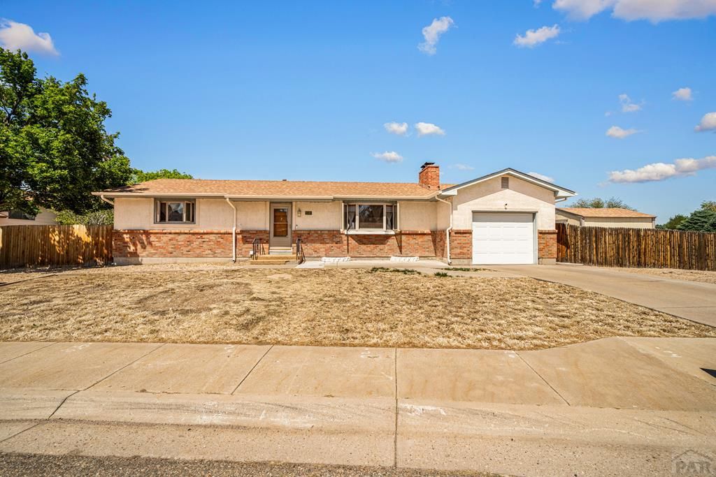 2132 Chautard Dr, Pueblo, CO 81005
