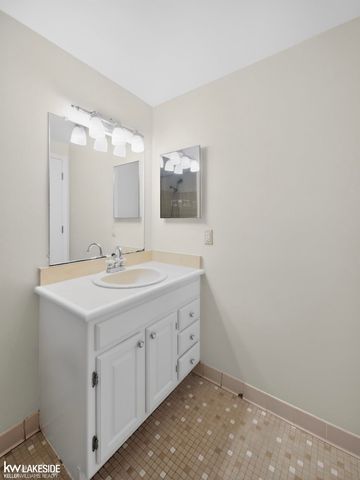 38951 E Golfview Drive, Clinton Township, MI 48038