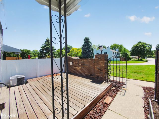 38951 E Golfview Drive, Clinton Township, MI 48038