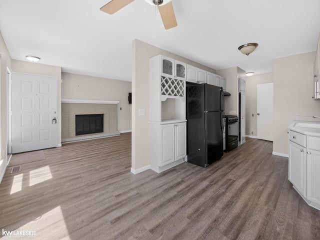 38951 E Golfview Drive, Clinton Township, MI 48038