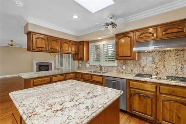 1370 Oak Street, Redlands, CA 92373