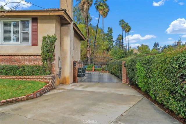 1370 Oak Street, Redlands, CA 92373