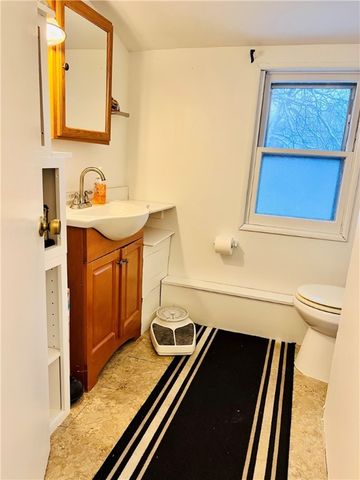 76 Edmonton Road, Rochester, NY 14609