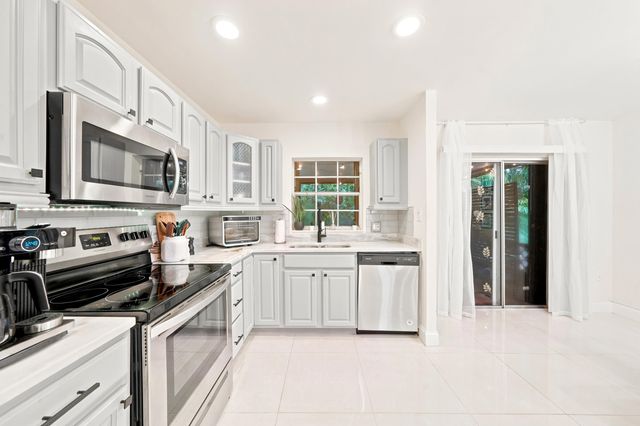 8026 SW 20TH Court, Davie, FL 33324