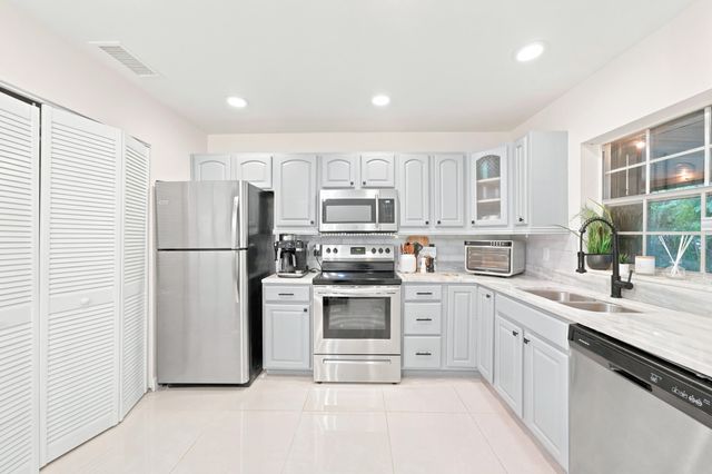 8026 SW 20TH Court, Davie, FL 33324