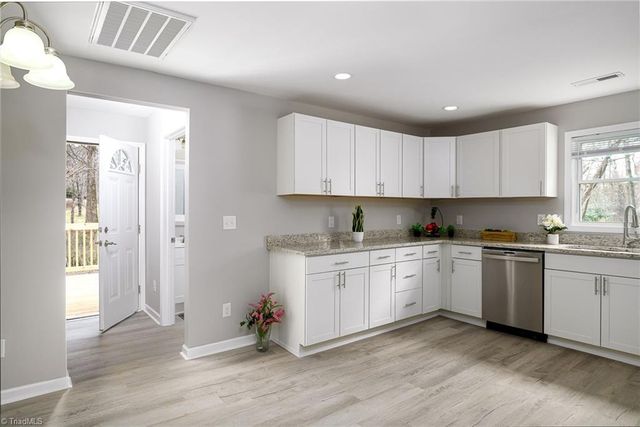 5425 Davis Road, Walkertown, NC 27105