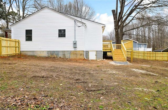 5425 Davis Road, Walkertown, NC 27105