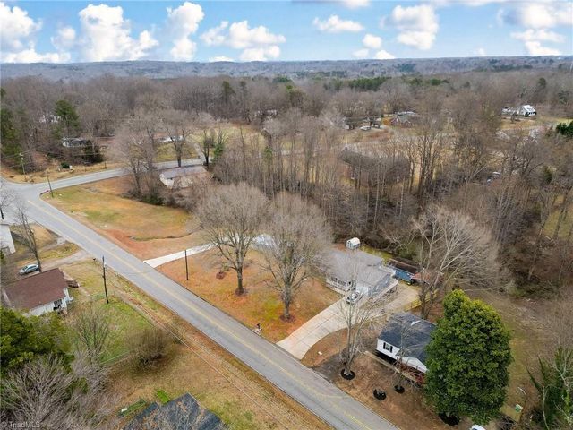 5425 Davis Road, Walkertown, NC 27105