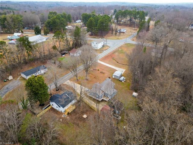 5425 Davis Road, Walkertown, NC 27105