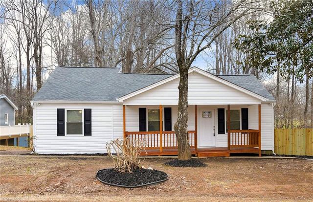 5425 Davis Road, Walkertown, NC 27105
