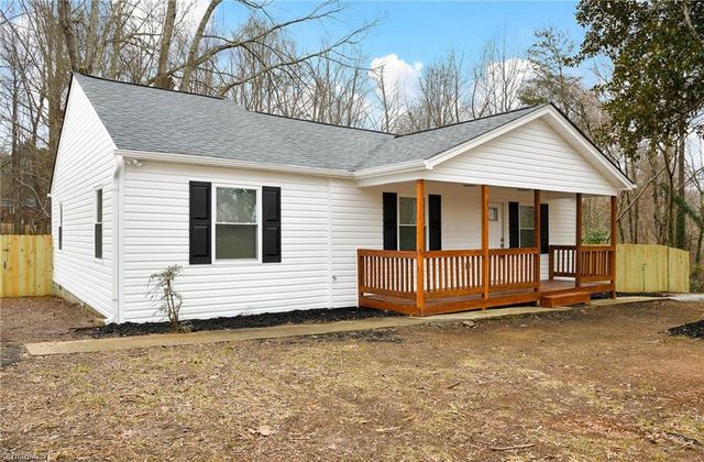 5425 Davis Road, Walkertown, NC 27105