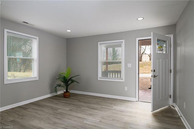 5425 Davis Road, Walkertown, NC 27105