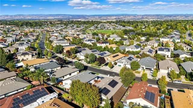 3237 Rogue River Drive, Chico, CA 95973