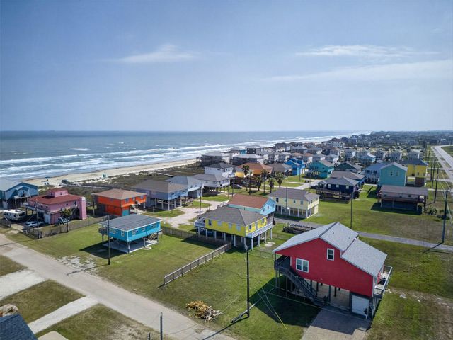 145 Belanger Avenue, Surfside Beach, TX 77541