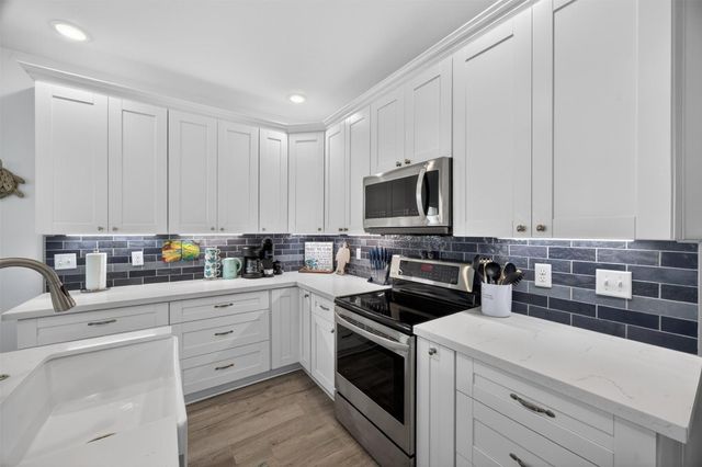 145 Belanger Avenue, Surfside Beach, TX 77541