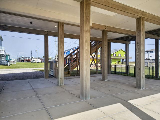 145 Belanger Avenue, Surfside Beach, TX 77541