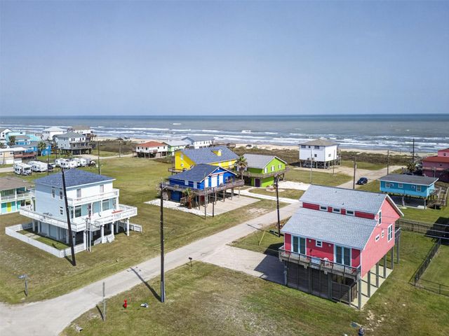 145 Belanger Avenue, Surfside Beach, TX 77541