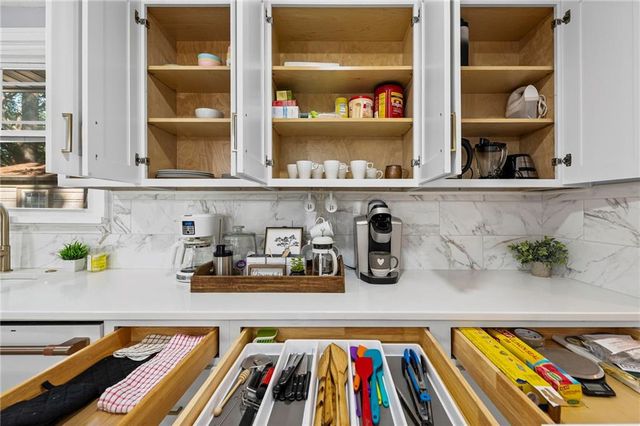 6415 Baltimore Avenue, Kansas City, MO 64113