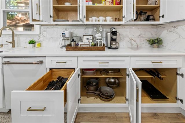 6415 Baltimore Avenue, Kansas City, MO 64113