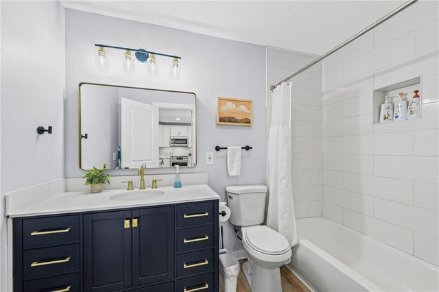 6415 Baltimore Avenue, Kansas City, MO 64113