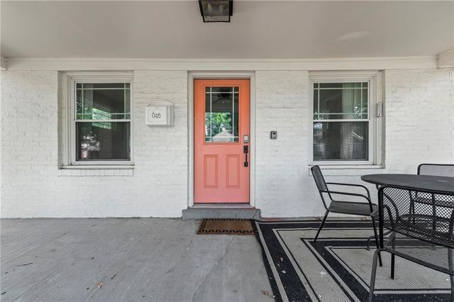 6415 Baltimore Avenue, Kansas City, MO 64113