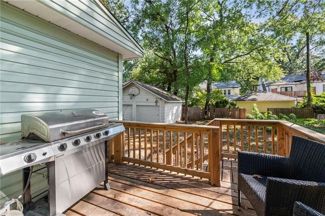 6415 Baltimore Avenue, Kansas City, MO 64113