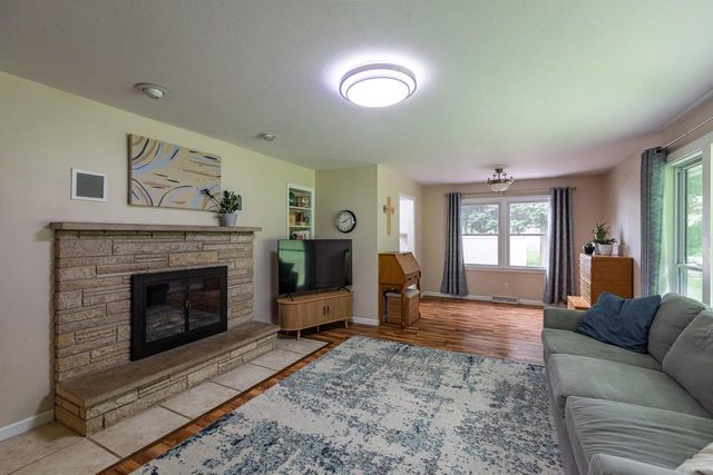1301 31st PLACE S, La Crosse, WI 54601