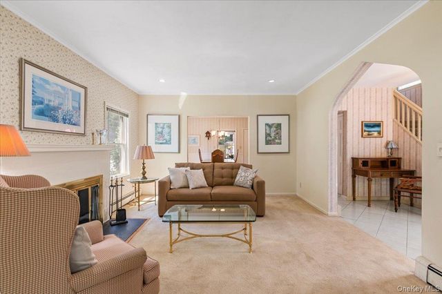 17 Cypress Avenue, Port Washington, NY 11050